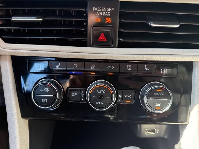 Used 2019 Volkswagen Jetta SEL Premium FWD image 28