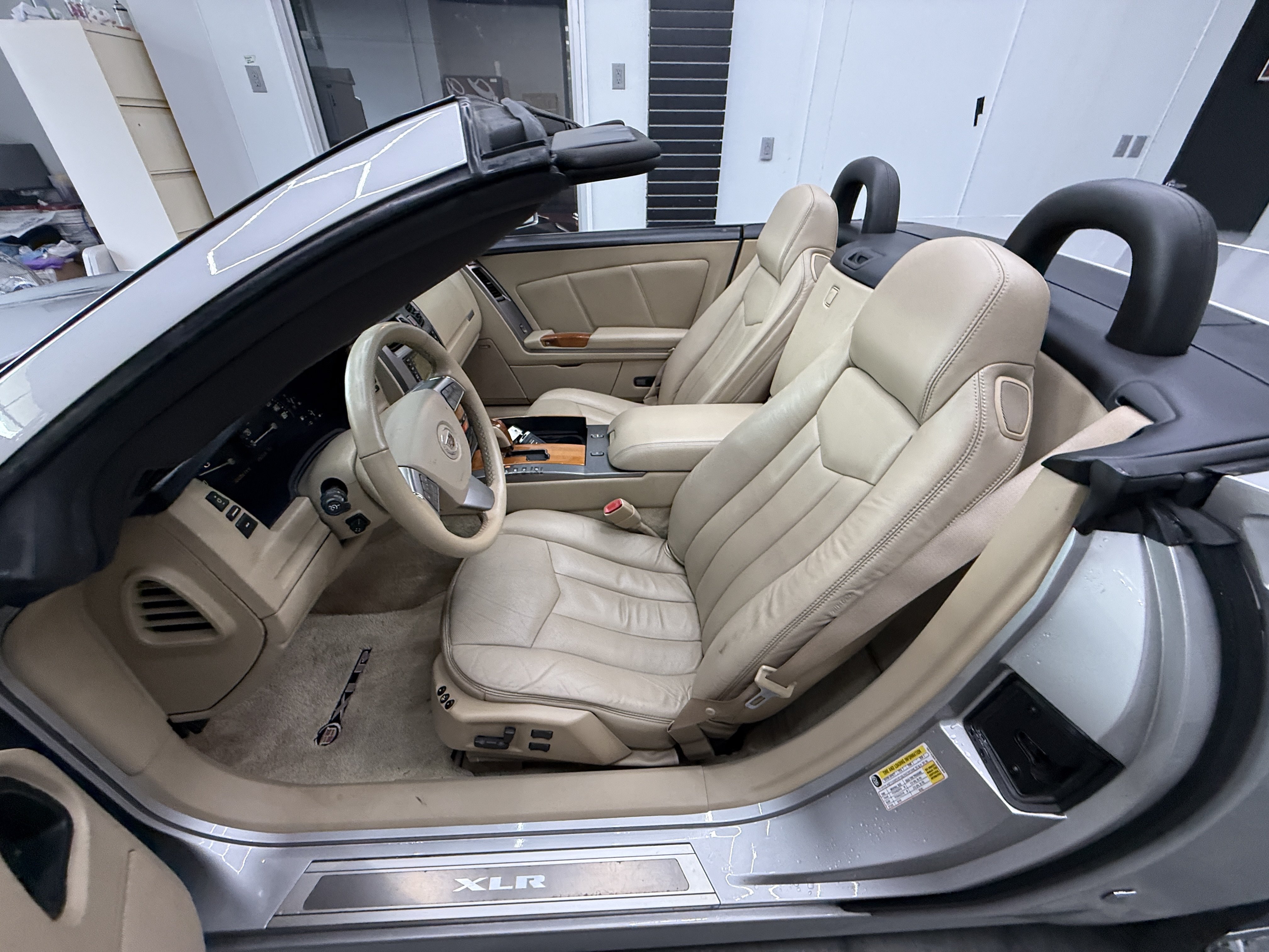 Used 2008 Cadillac XLR RWD image 10