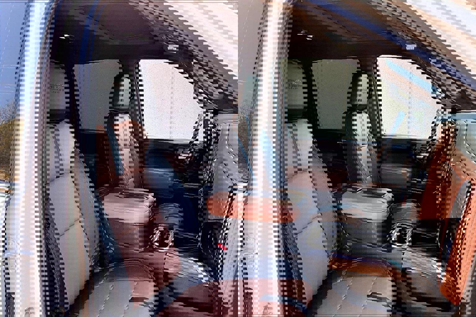 Used 2021 Chevrolet Silverado 2500 High Country w/ Z71 Off-Road Package image 7