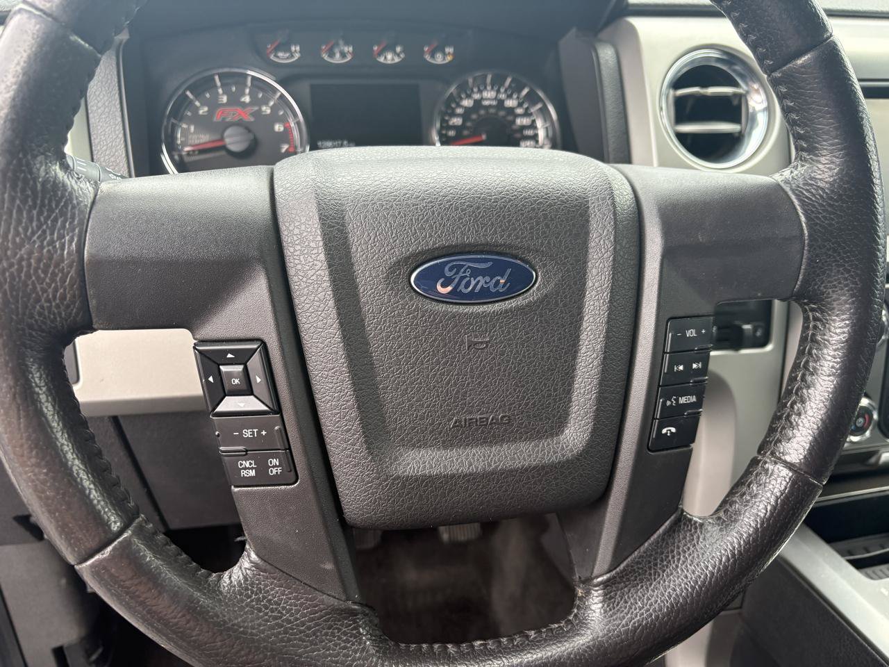 Used 2014 Ford F150 FX4 w/ Equipment Group 402A Luxury AWD/4WD image 13