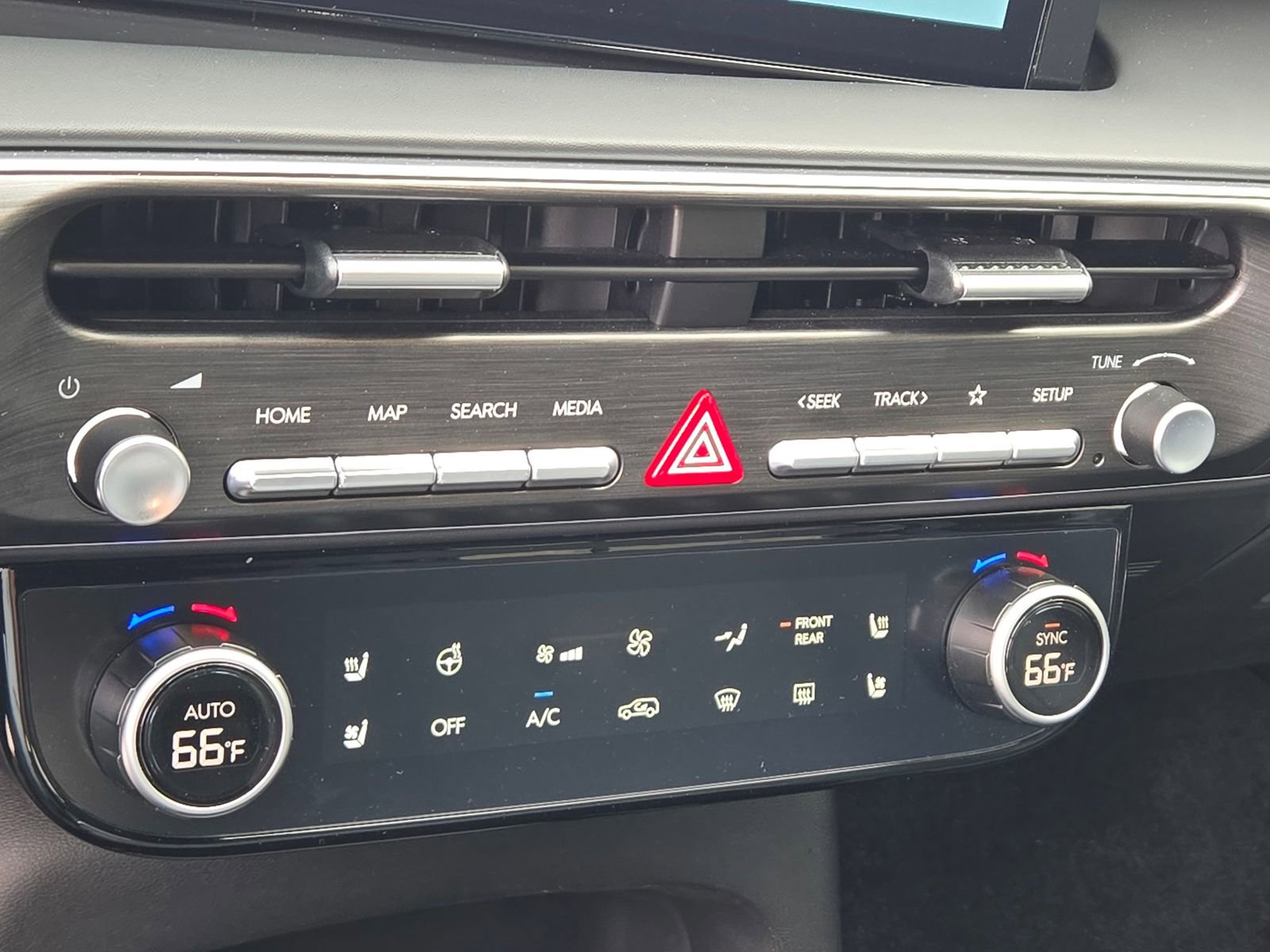 Certified 2026 Hyundai Palisade Calligraphy FWD image 21