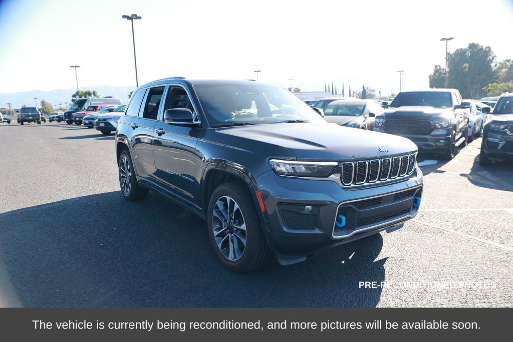 Used 2023 Jeep Grand Cherokee Overland w/ Advanced Protech Group III image 8