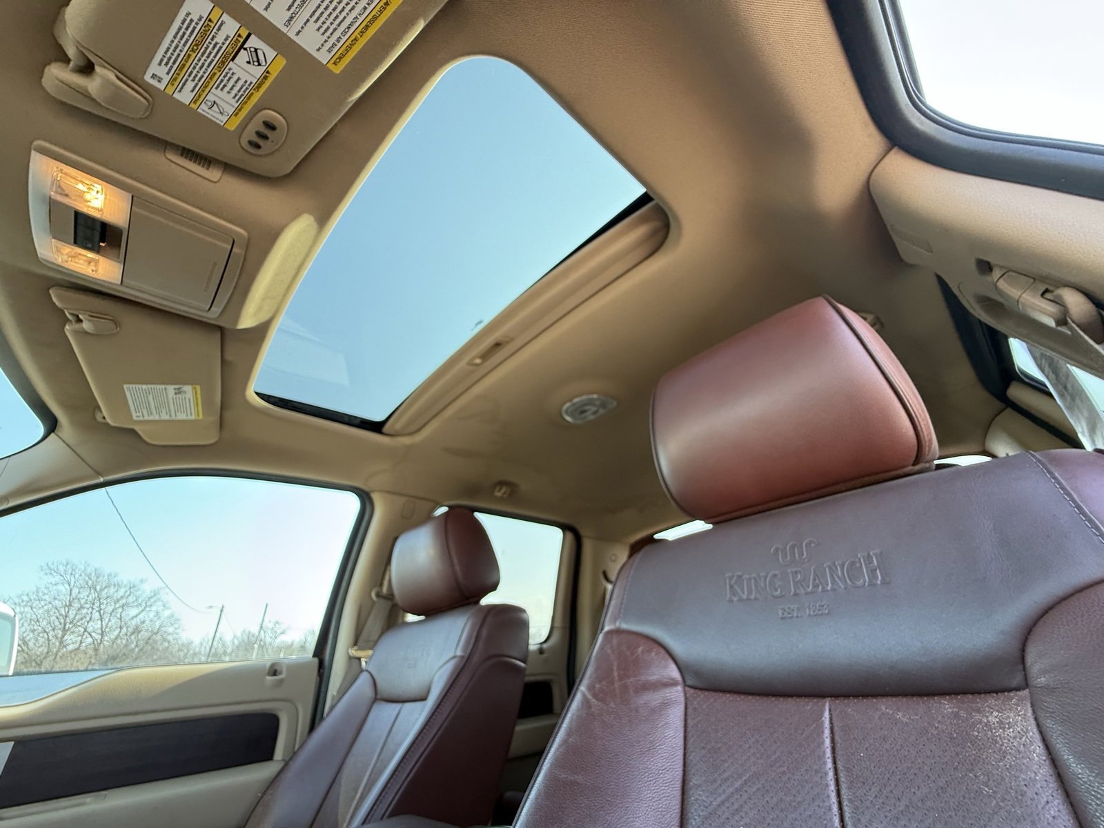 Used 2014 Ford F150 King Ranch w/ King Ranch Luxury Package image 4