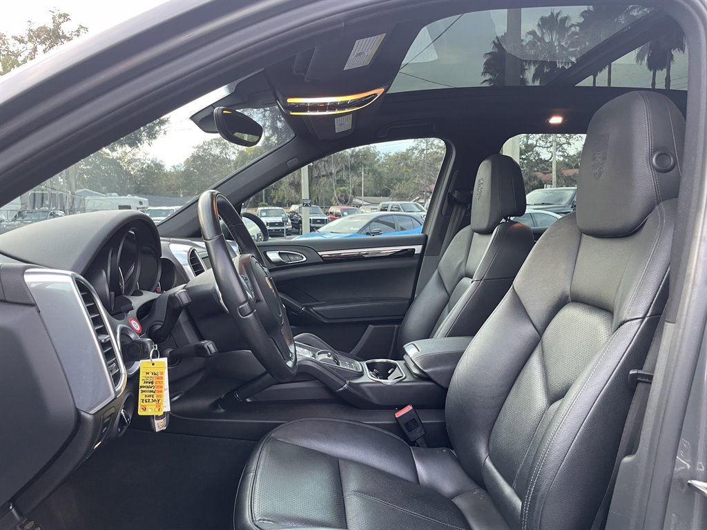 Used 2014 Porsche Cayenne Diesel Platinum Edition image 19