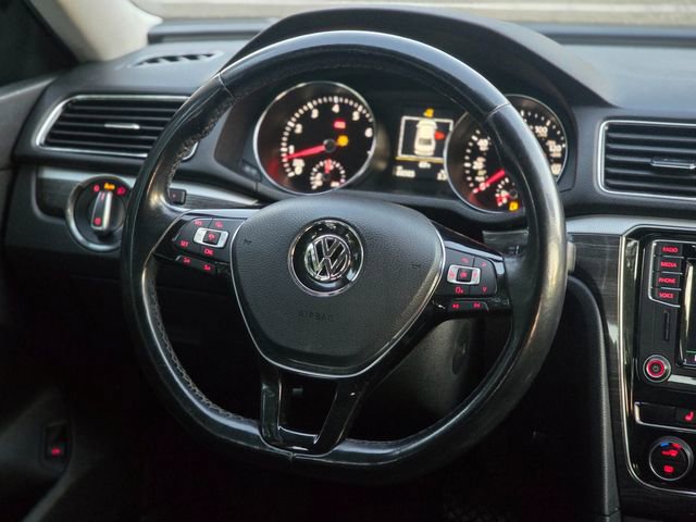 Used 2018 Volkswagen Passat 2.0T SE FWD image 24