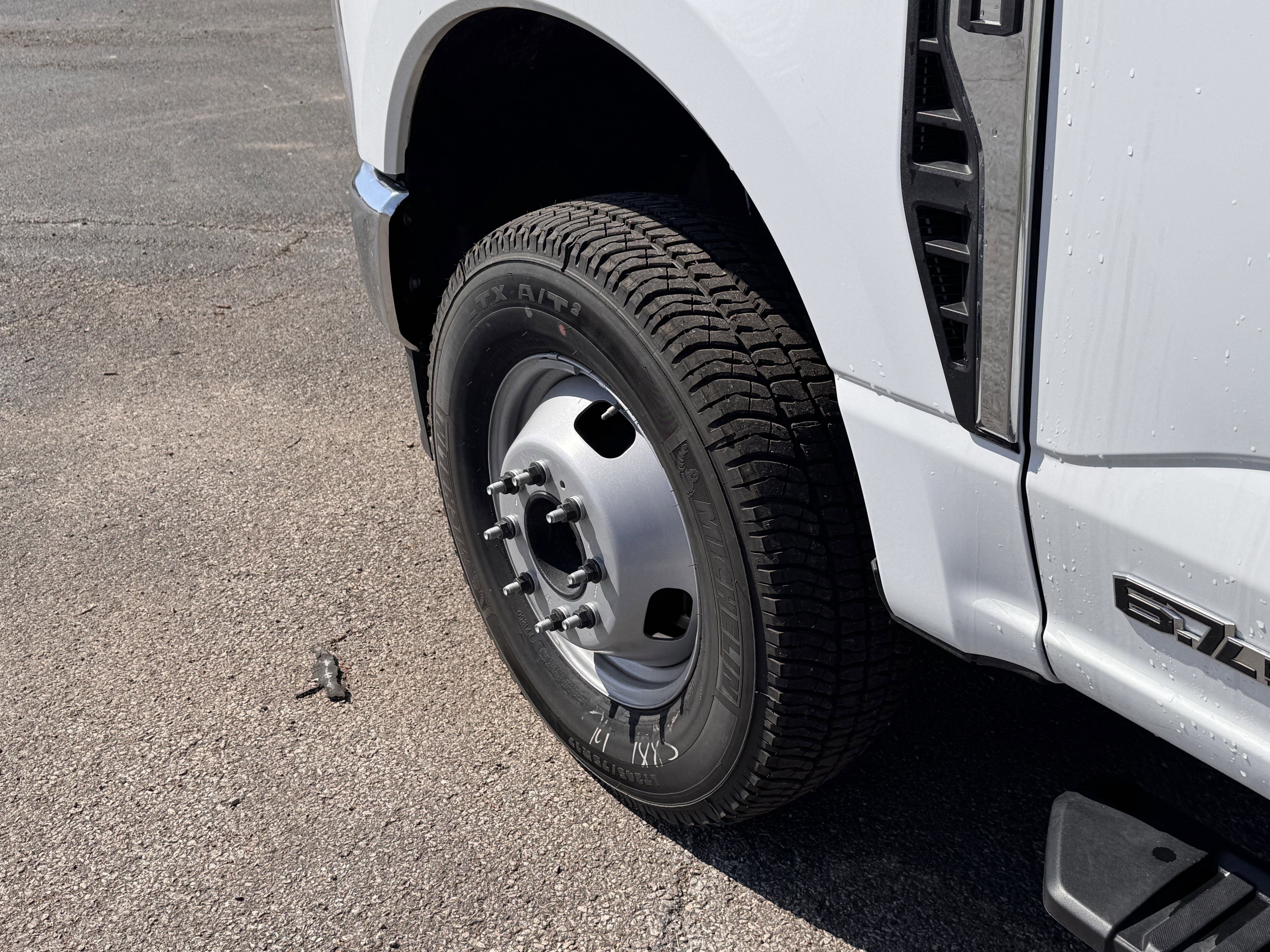 New 2026 Ford F350 XL w/ XL Chrome Package AWD/4WD image 8