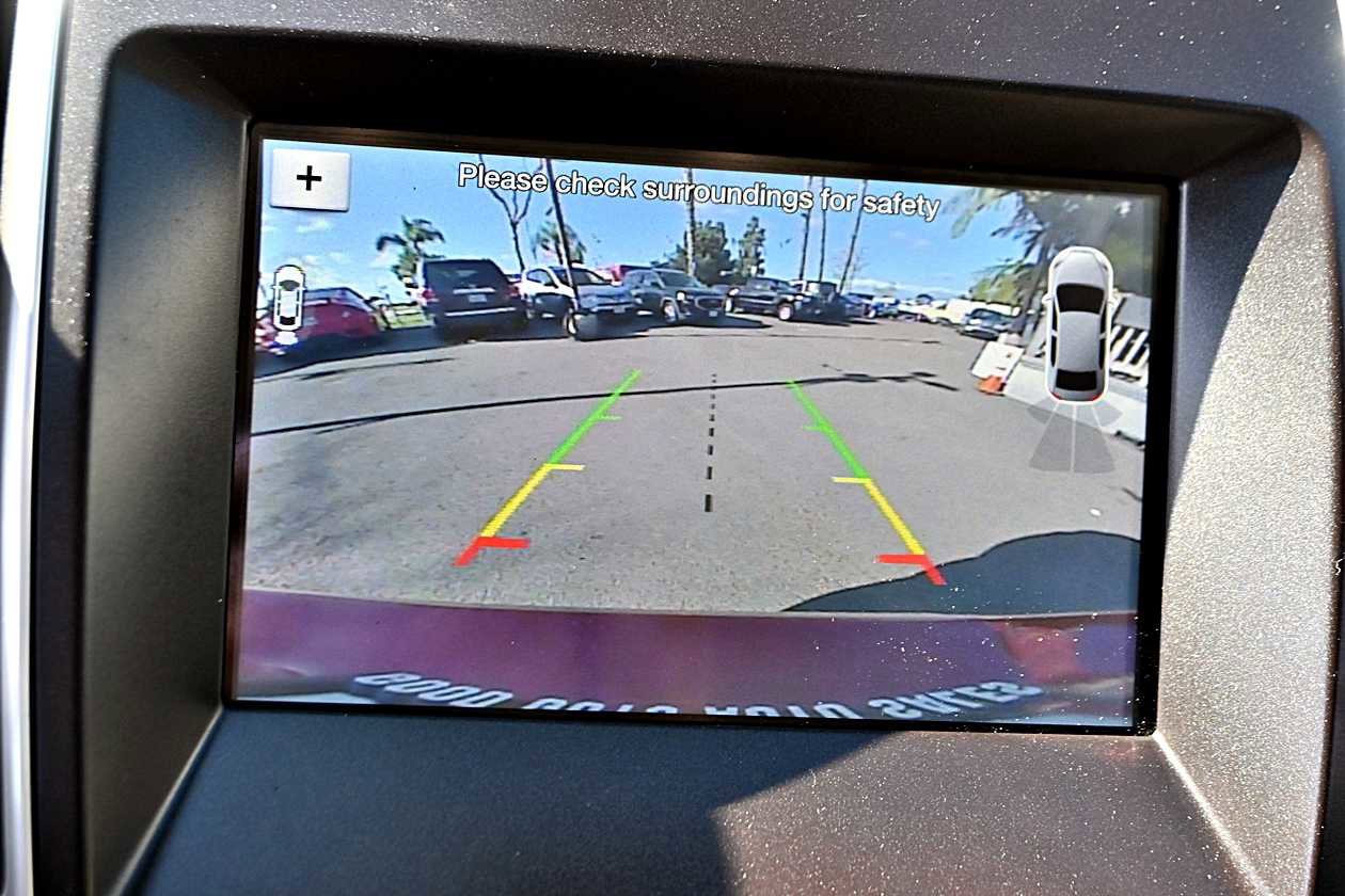 Used 2017 Ford Edge Titanium w/ Equipment Group 302A FWD image 31