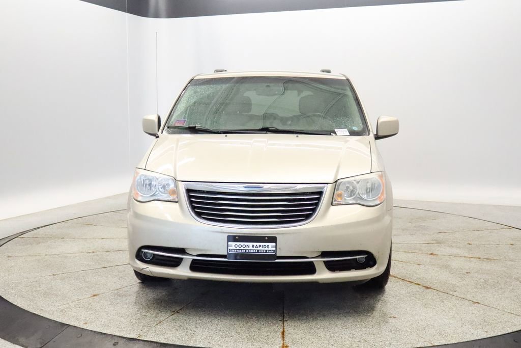 Used 2014 Chrysler Town & Country Touring FWD image 8