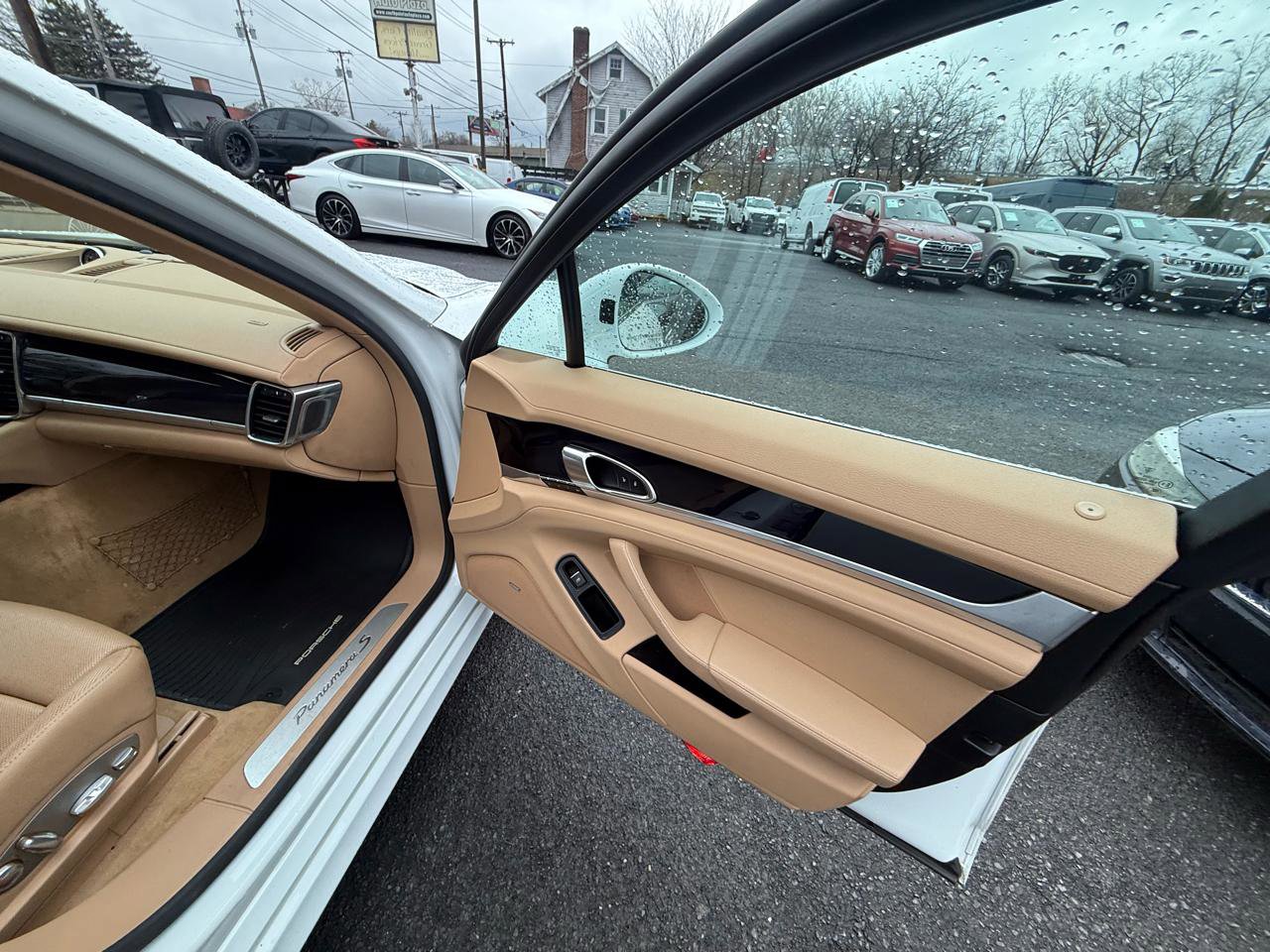 Used 2014 Porsche Panamera S image 29