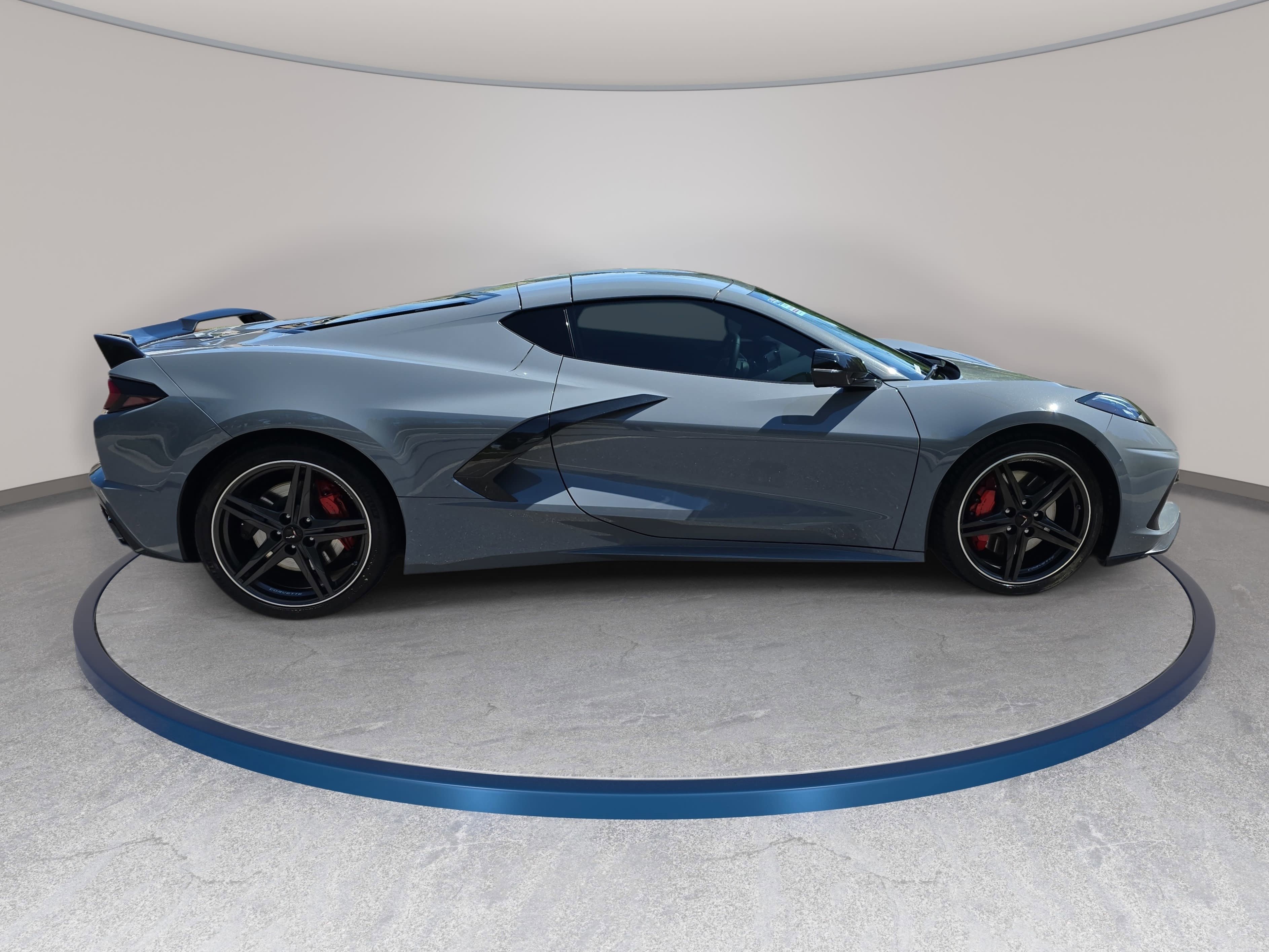 Used 2024 Chevrolet Corvette Stingray Preferred Cpe w/ Z51 Performance Package RWD image 4