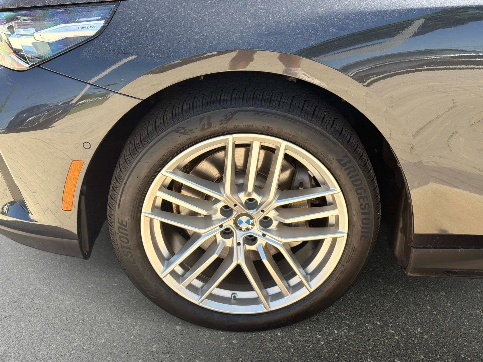 Used 2025 BMW 530i w/ Premium Package RWD image 10