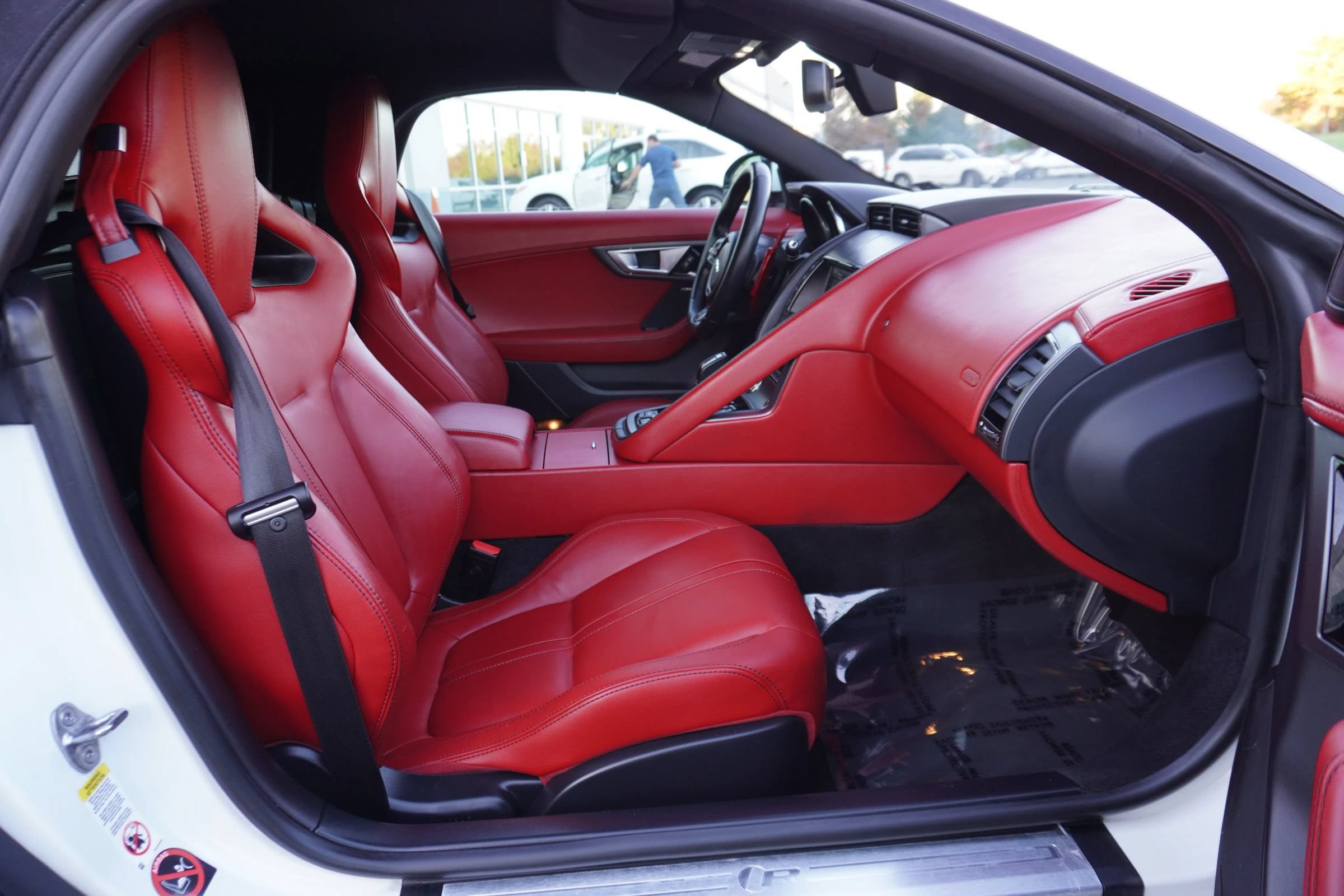 Used 2017 Jaguar F-TYPE R AWD/4WD image 10