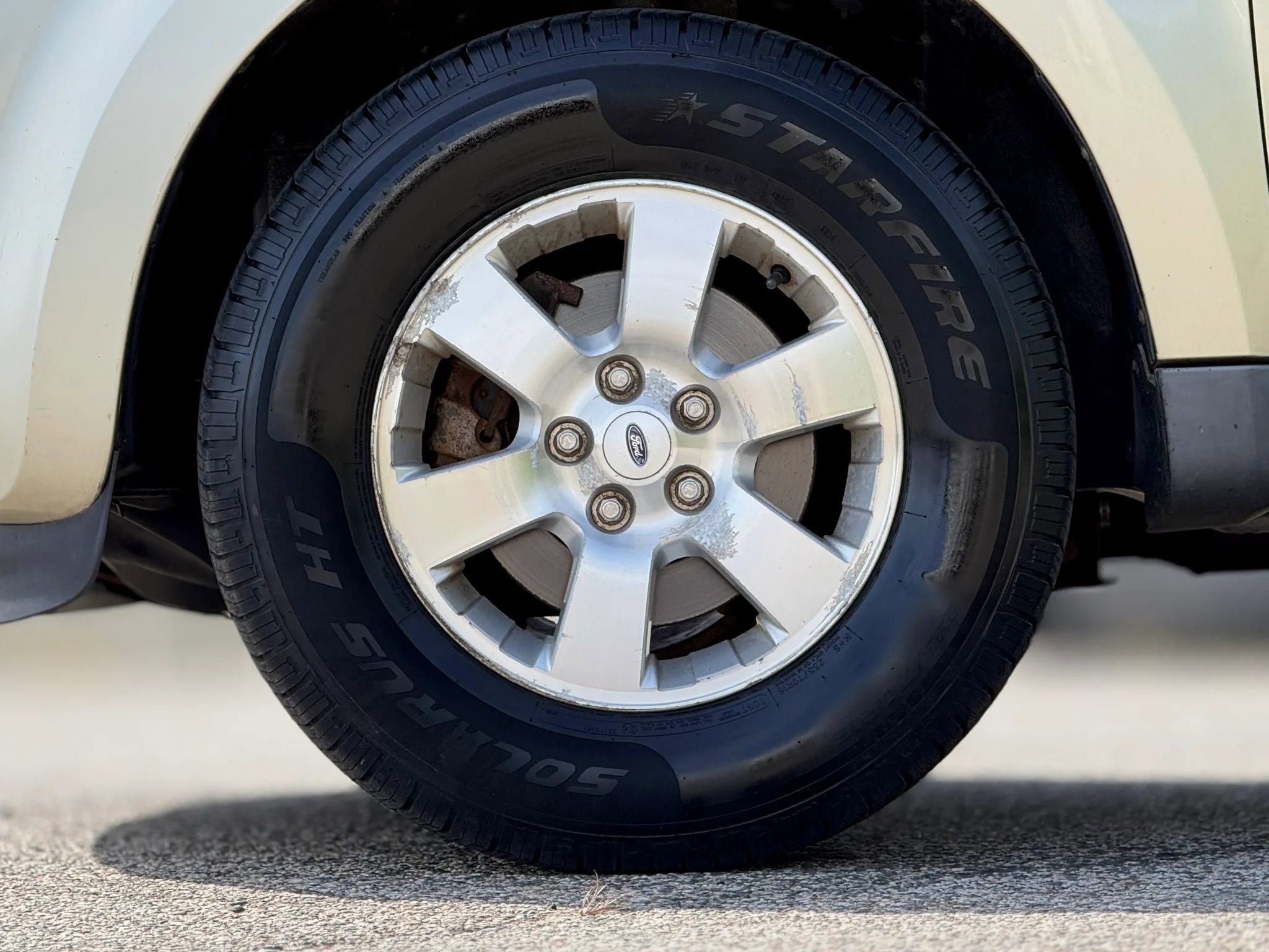 Used 2010 Ford Escape Limited AWD/4WD image 29