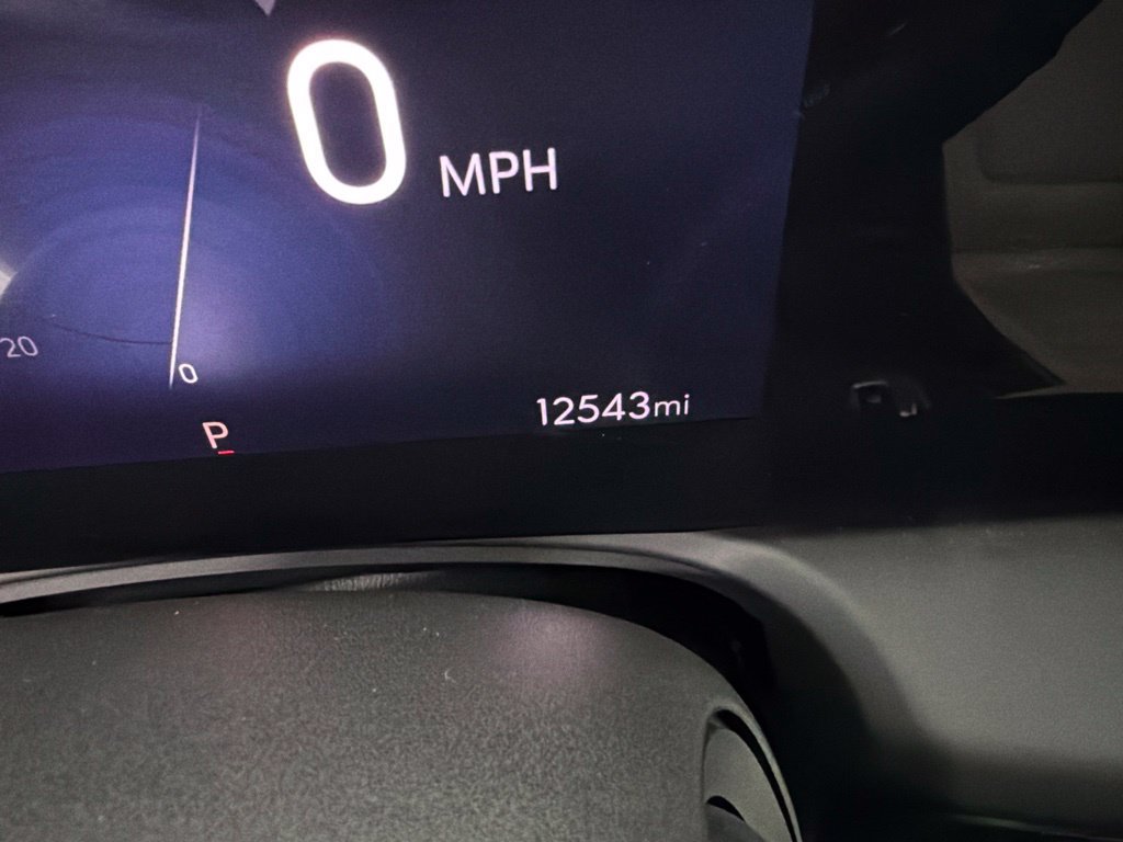 Used 2025 Buick Encore GX Avenir w/ Avenir Technology Package AWD/4WD image 12