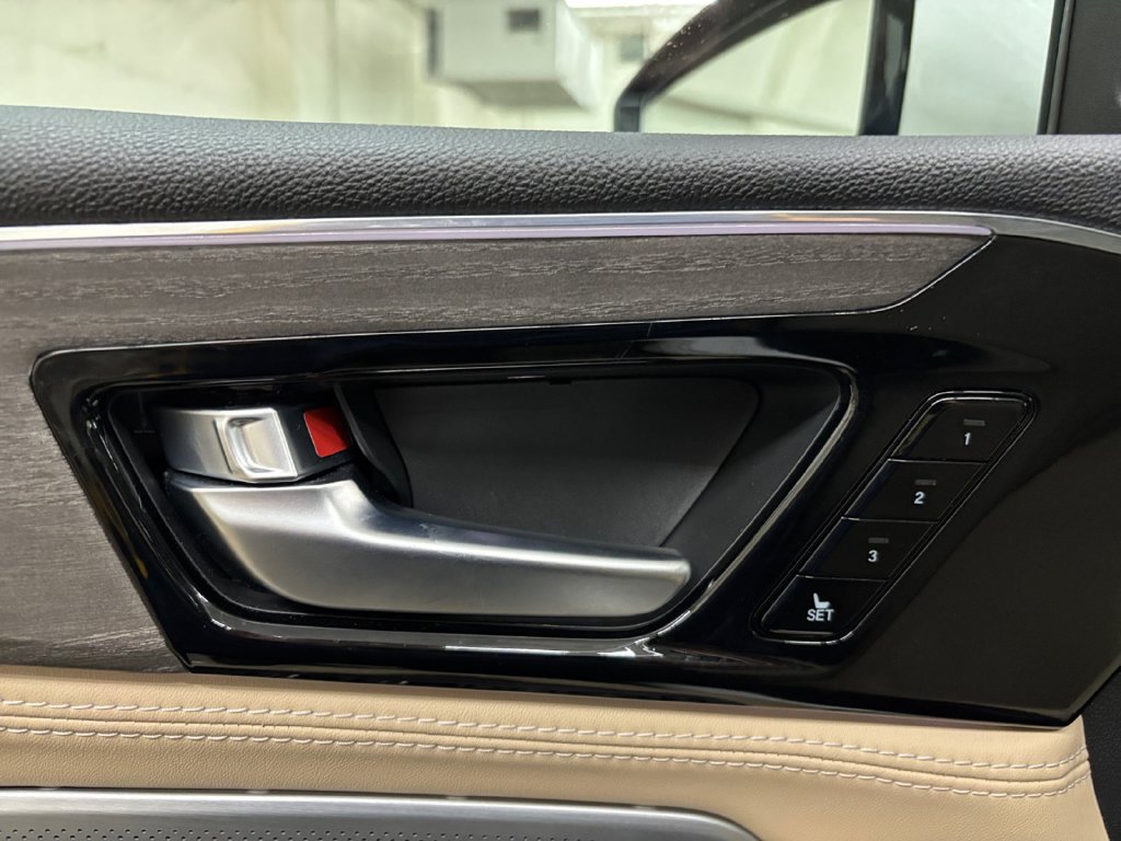 Certified 2026 Acura MDX w/ Advance Package AWD/4WD image 12