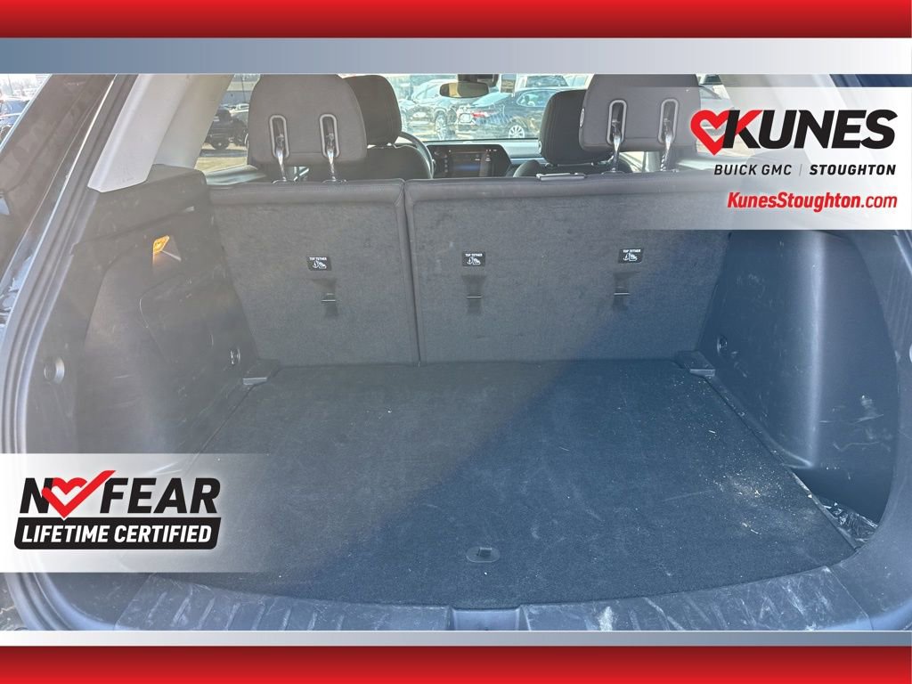 Used 2025 Chevrolet TrailBlazer LT w/ Driver Confidence Package image 41