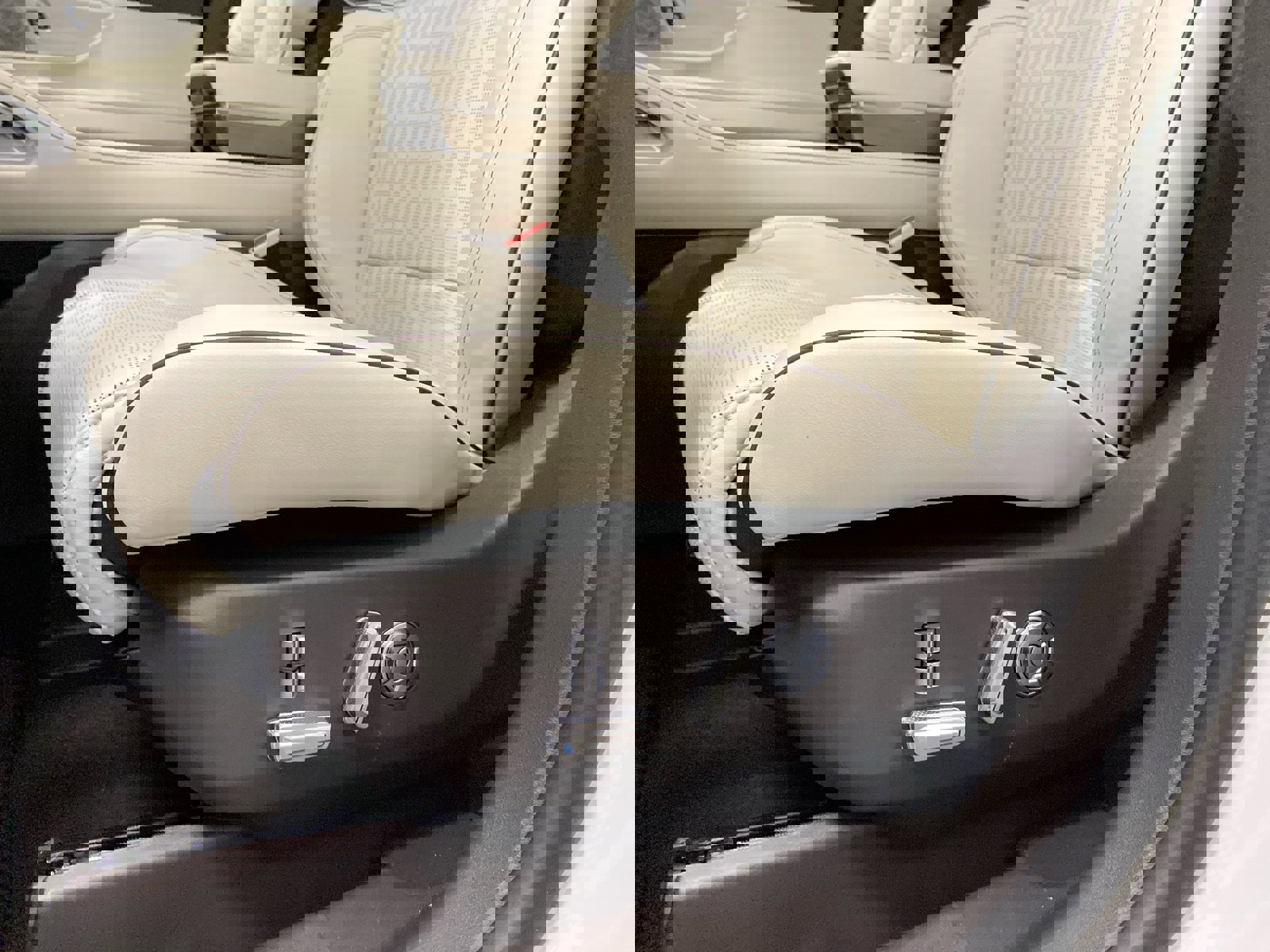 New 2026 Lincoln Nautilus Black Label image 16