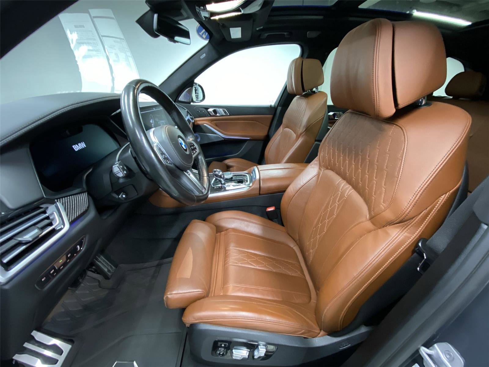 Used 2021 BMW X5 M50i w/ Executive Package image 17