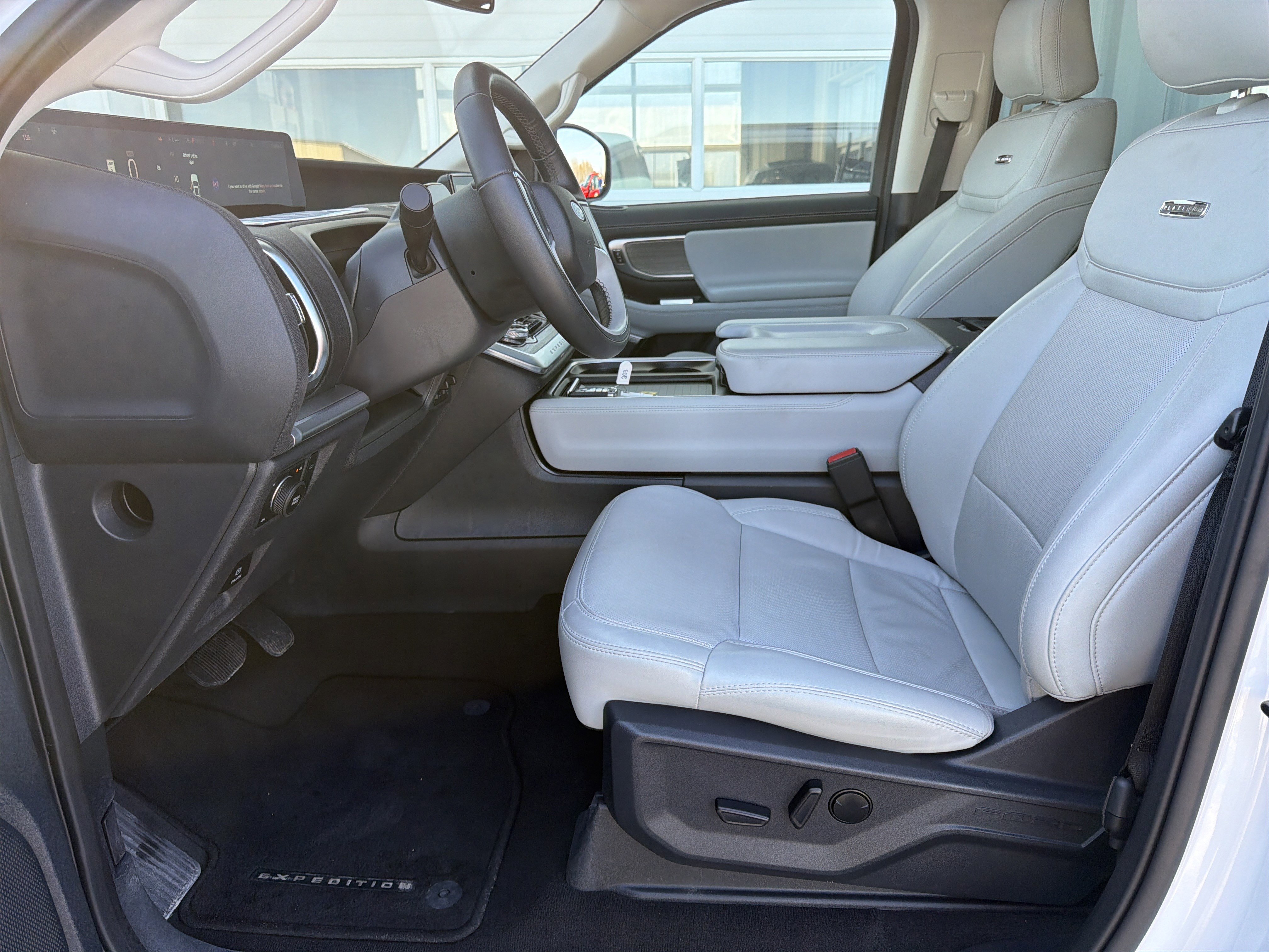 Certified 2025 Ford Expedition Platinum AWD/4WD image 22