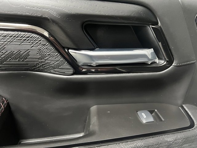 Used 2025 GMC Sierra 2500 AT4X w/ AT4X AEV Edition image 37