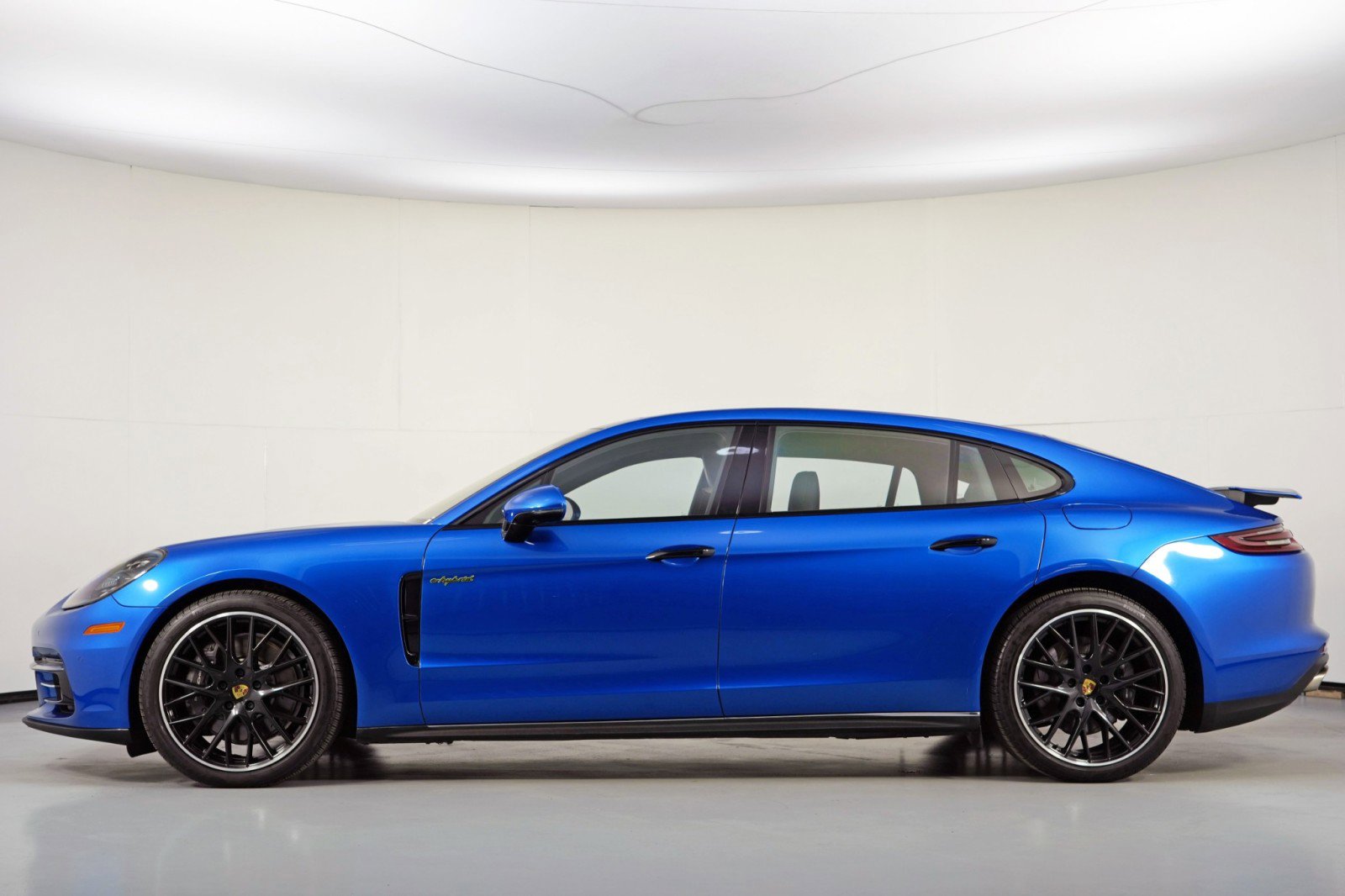 Used 2019 Porsche Panamera 4 Executive w/ Premium Package Plus image 9