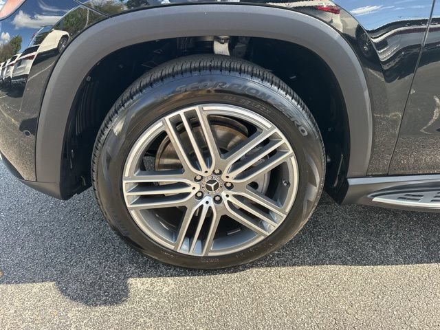 Used 2026 Mercedes-Benz GLS 450 4MATIC image 10