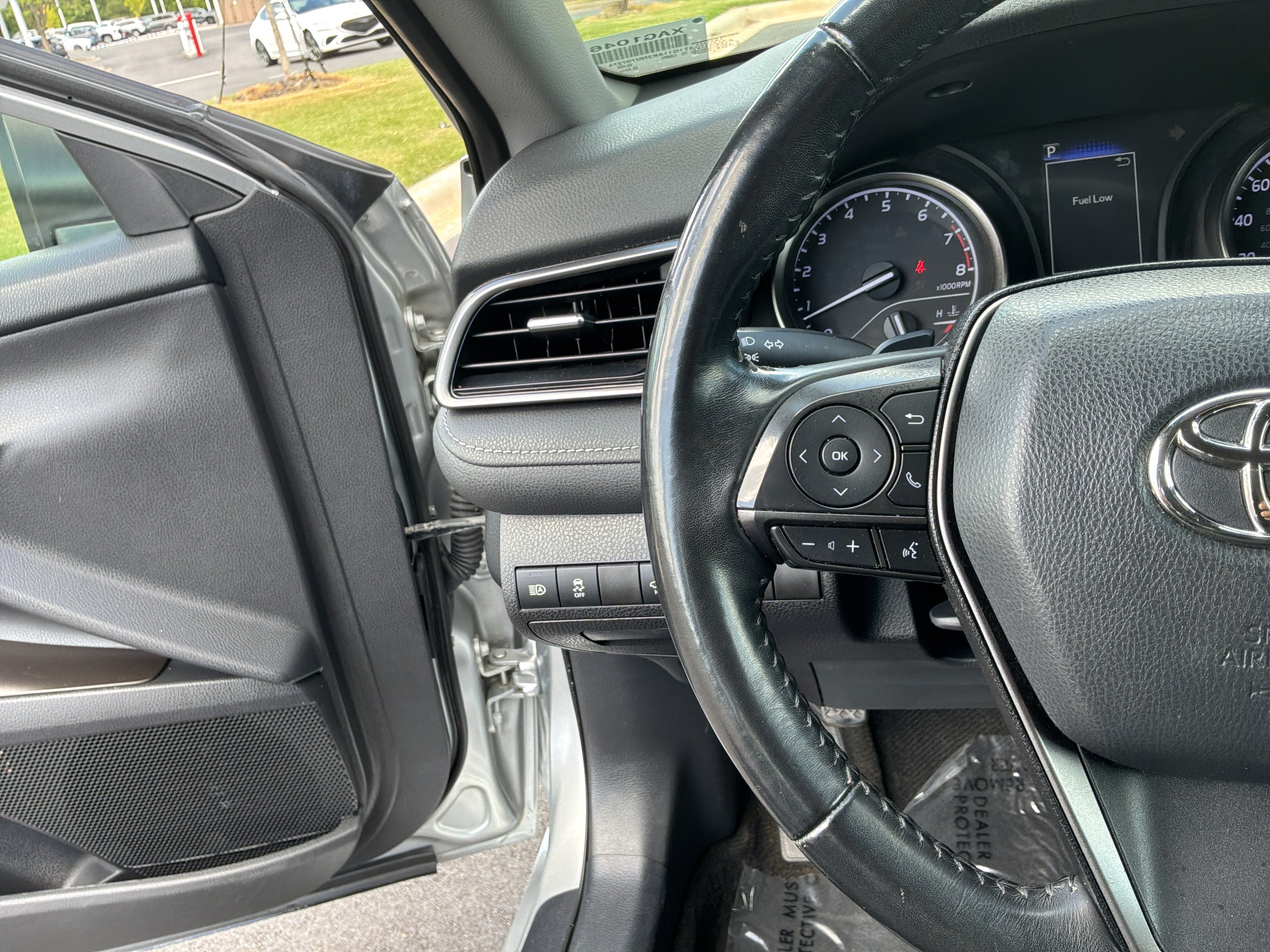 Used 2022 Toyota Camry SE FWD image 19