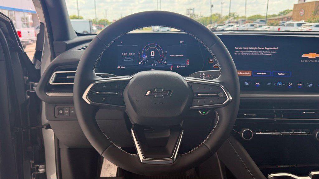 New 2027 Chevrolet Traverse LT w/ Driver Confidence Package FWD image 3