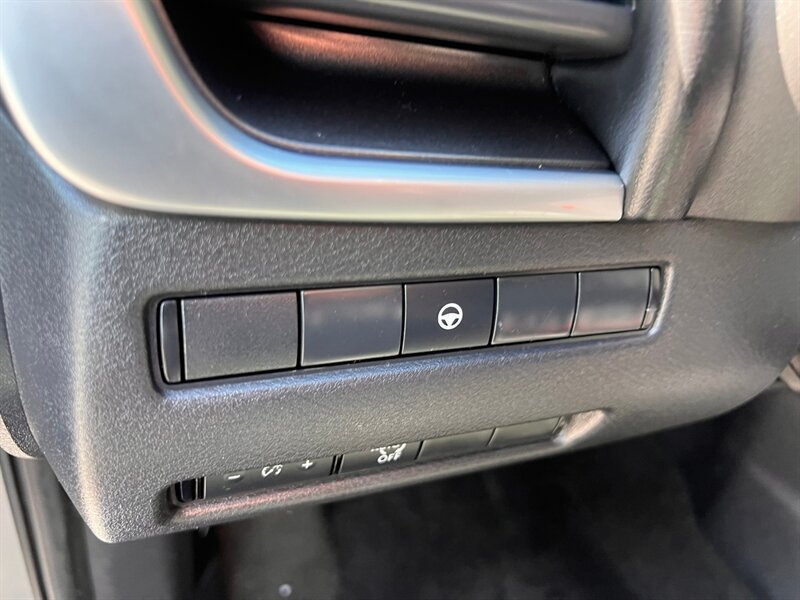 Used 2023 Nissan Rogue SV AWD/4WD image 22