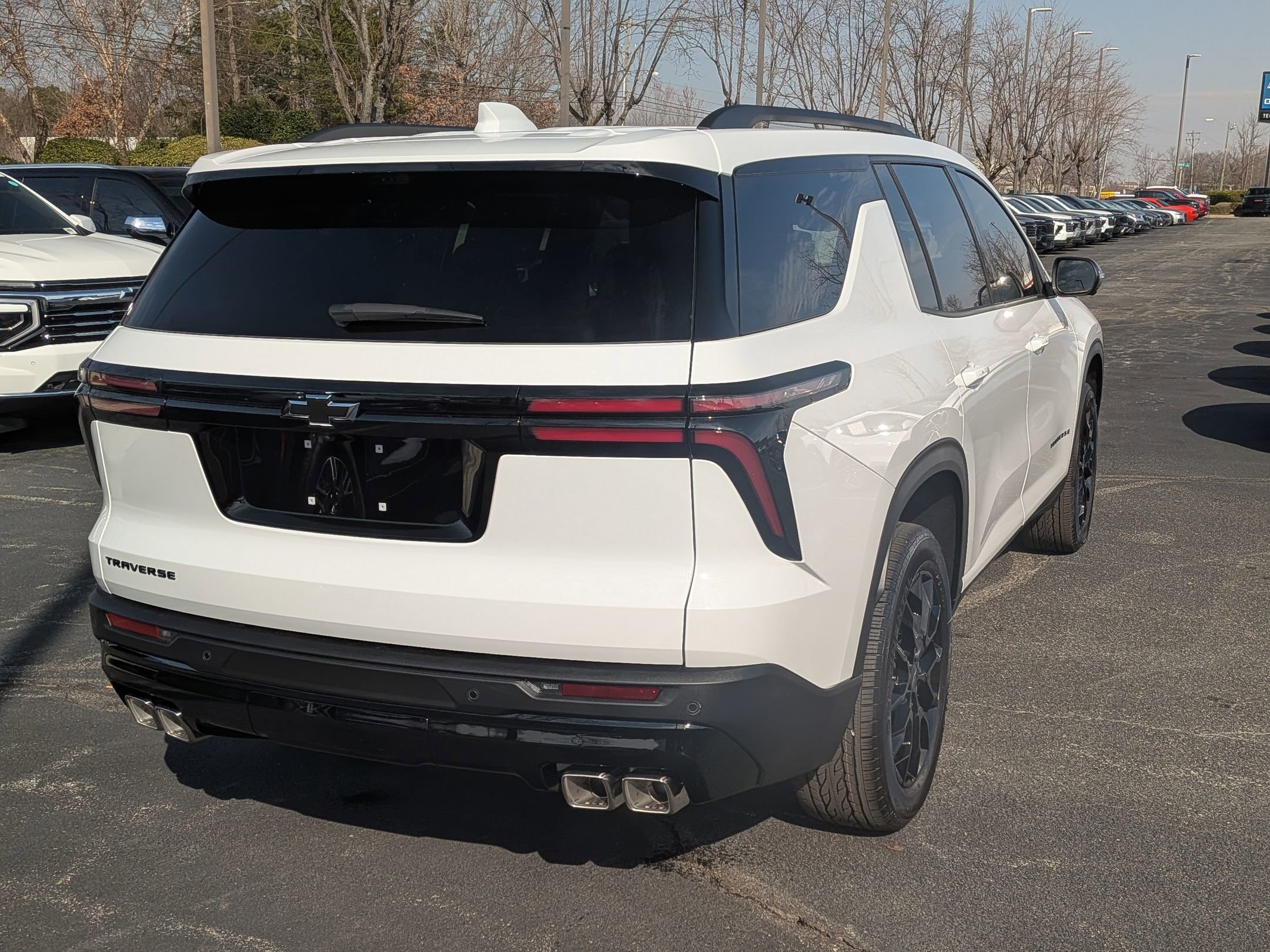 New 2026 Chevrolet Traverse LT w/ Midnight/Sport Edition FWD image 8
