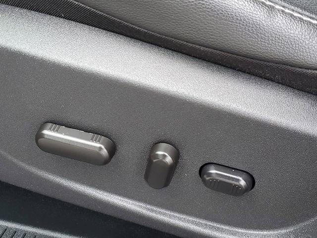 Used 2017 Ford C-MAX Energi SE w/ Equipment Group 402A image 10