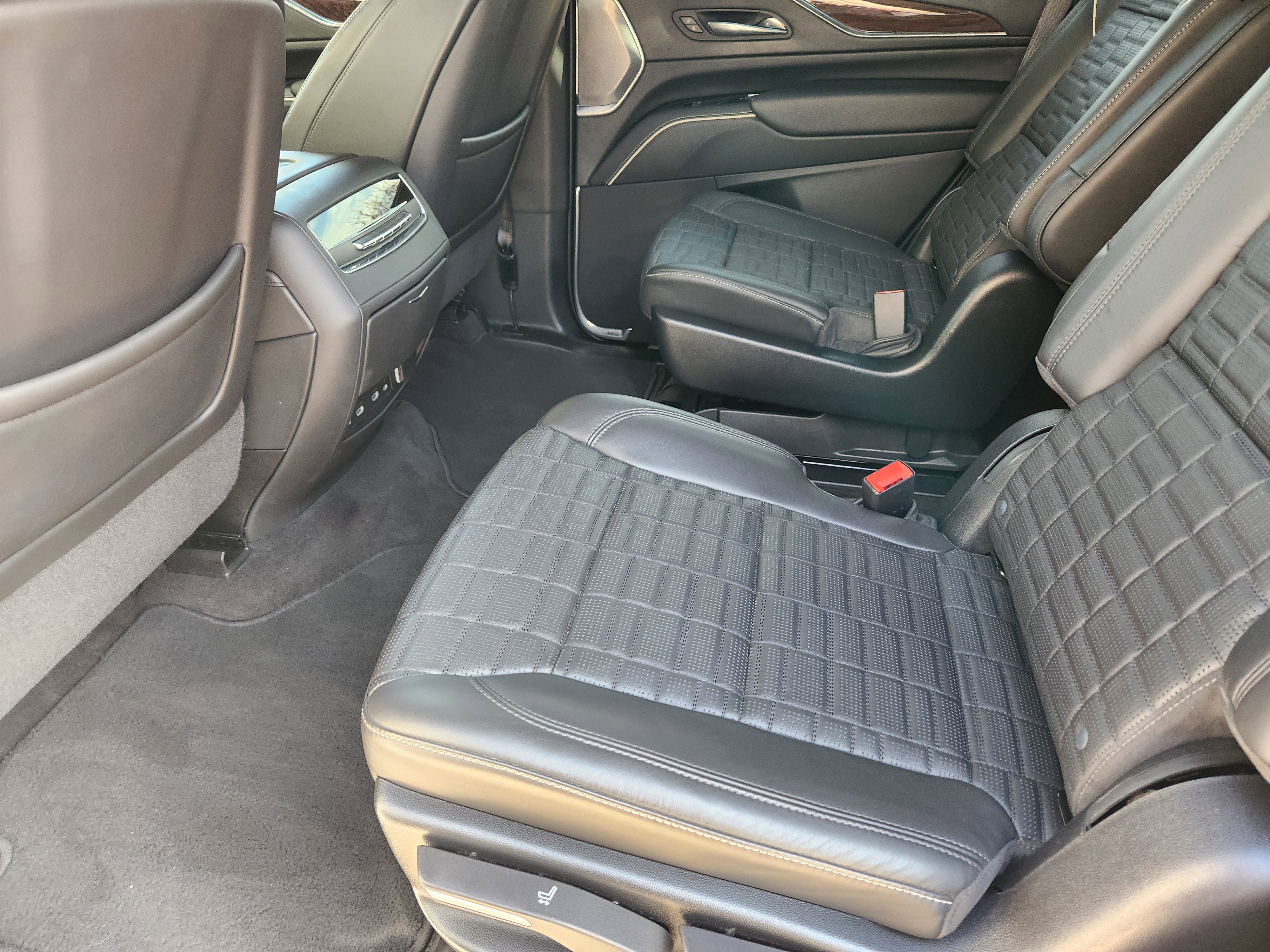 Used 2022 Cadillac Escalade Sport Platinum image 28