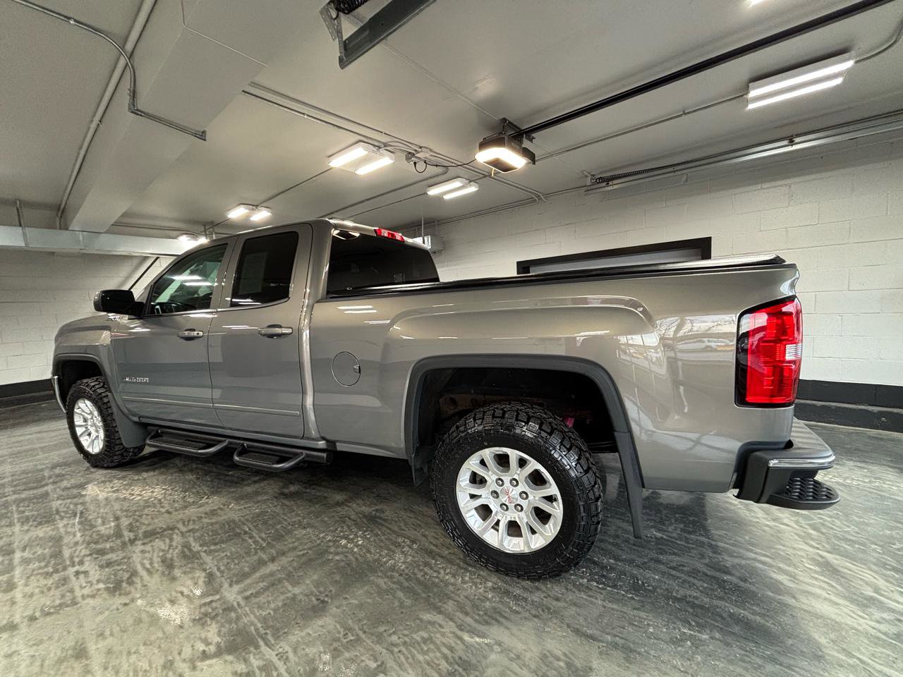 Used 2017 GMC Sierra 1500 SLE w/ SLE Value Package image 8