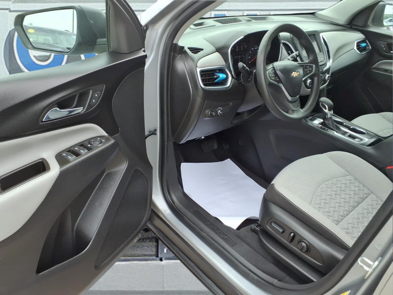 Used 2023 Chevrolet Equinox LS AWD/4WD image 14