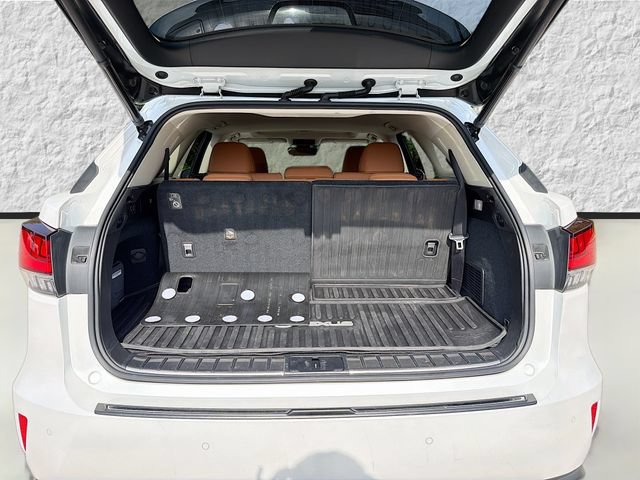 Used 2022 Lexus RX 350L Luxury w/ Accessory Package (Z1) FWD image 12