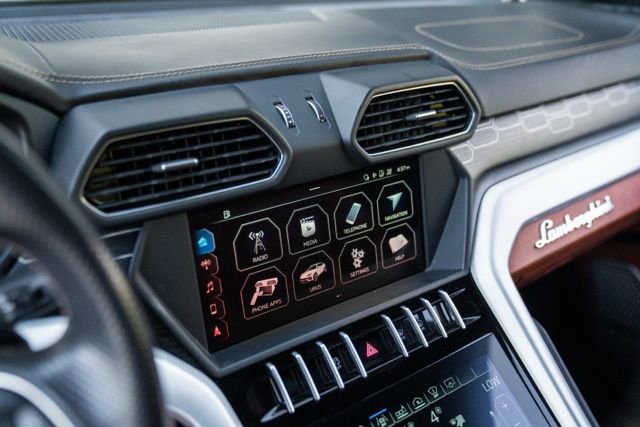Used 2019 Lamborghini Urus image 41
