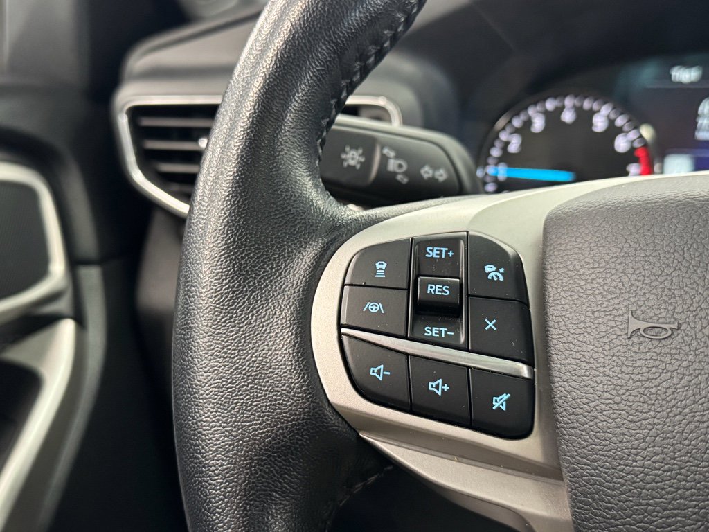 Used 2021 Ford Explorer XLT w/ Equipment Group 202A image 19