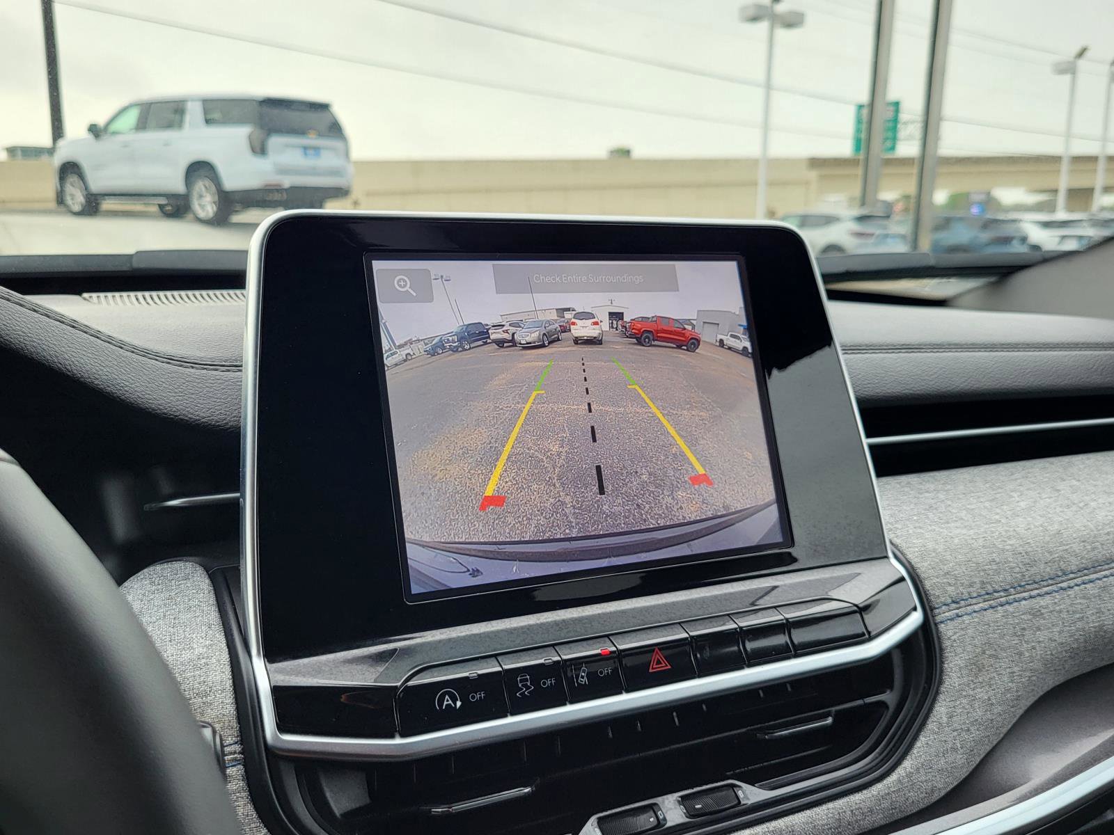 Used 2025 Jeep Compass Latitude image 27