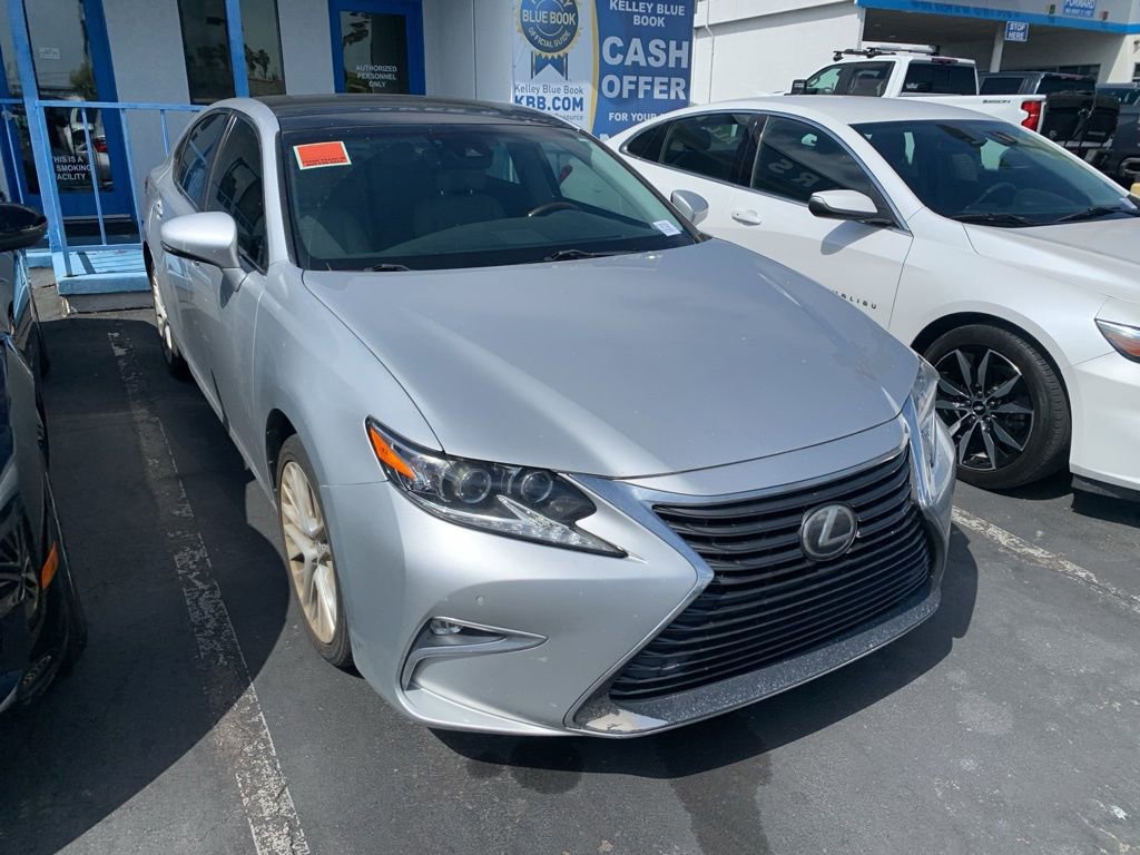 Used 2017 Lexus ES 350 w/ Luxury Package FWD image 4