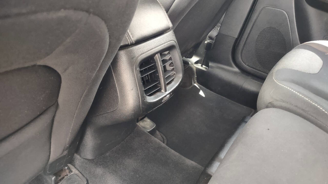 Used 2017 Jeep Cherokee Sport image 32