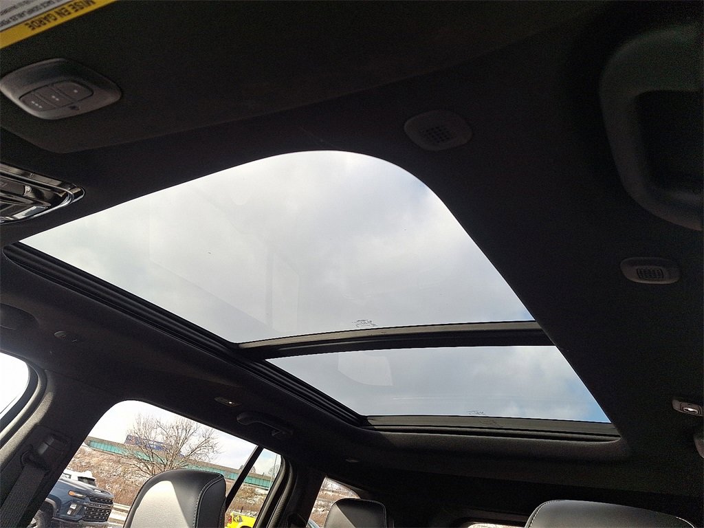 Used 2024 Jeep Grand Cherokee Overland image 14