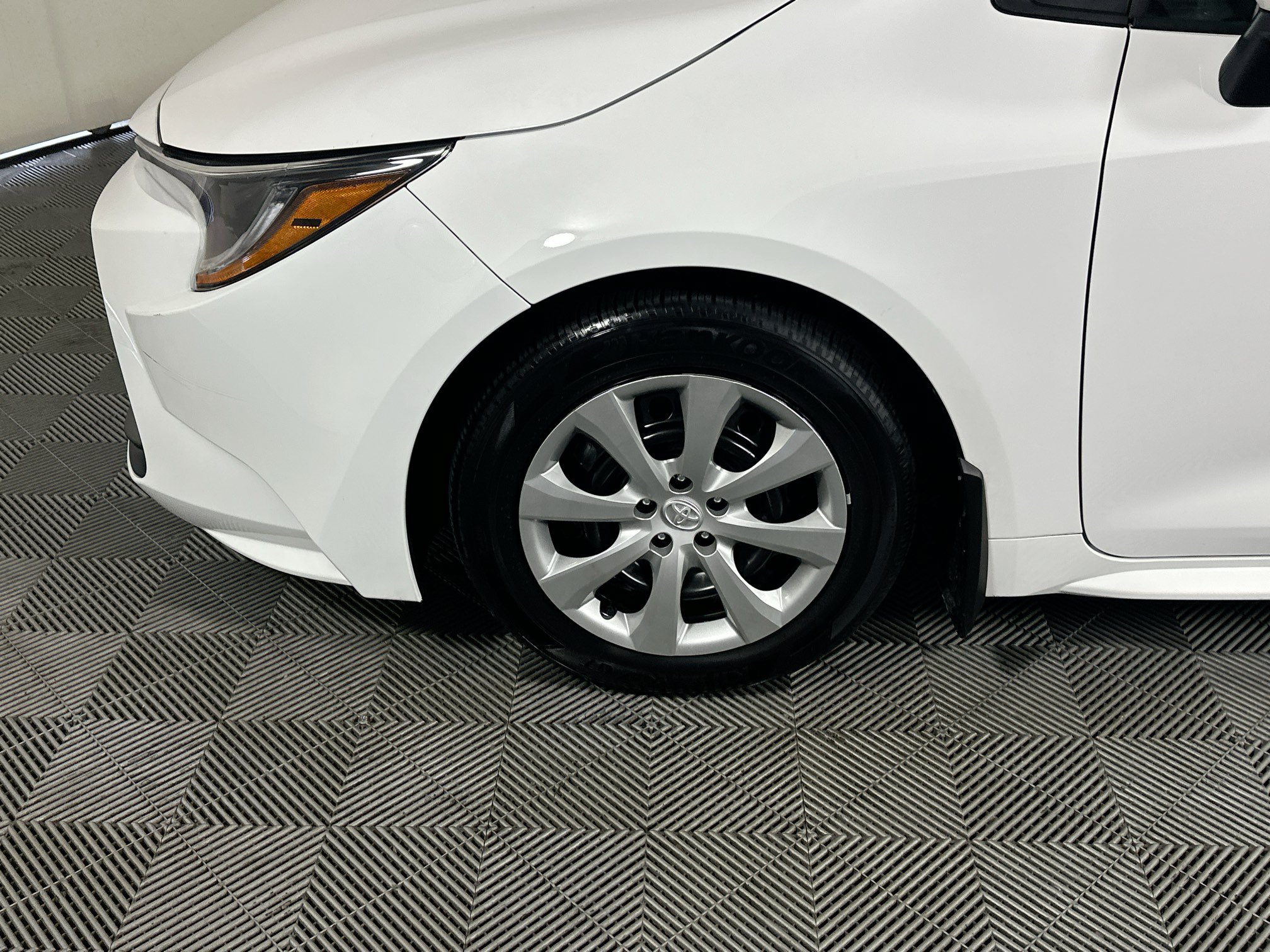 Certified 2025 Toyota Corolla LE FWD image 11