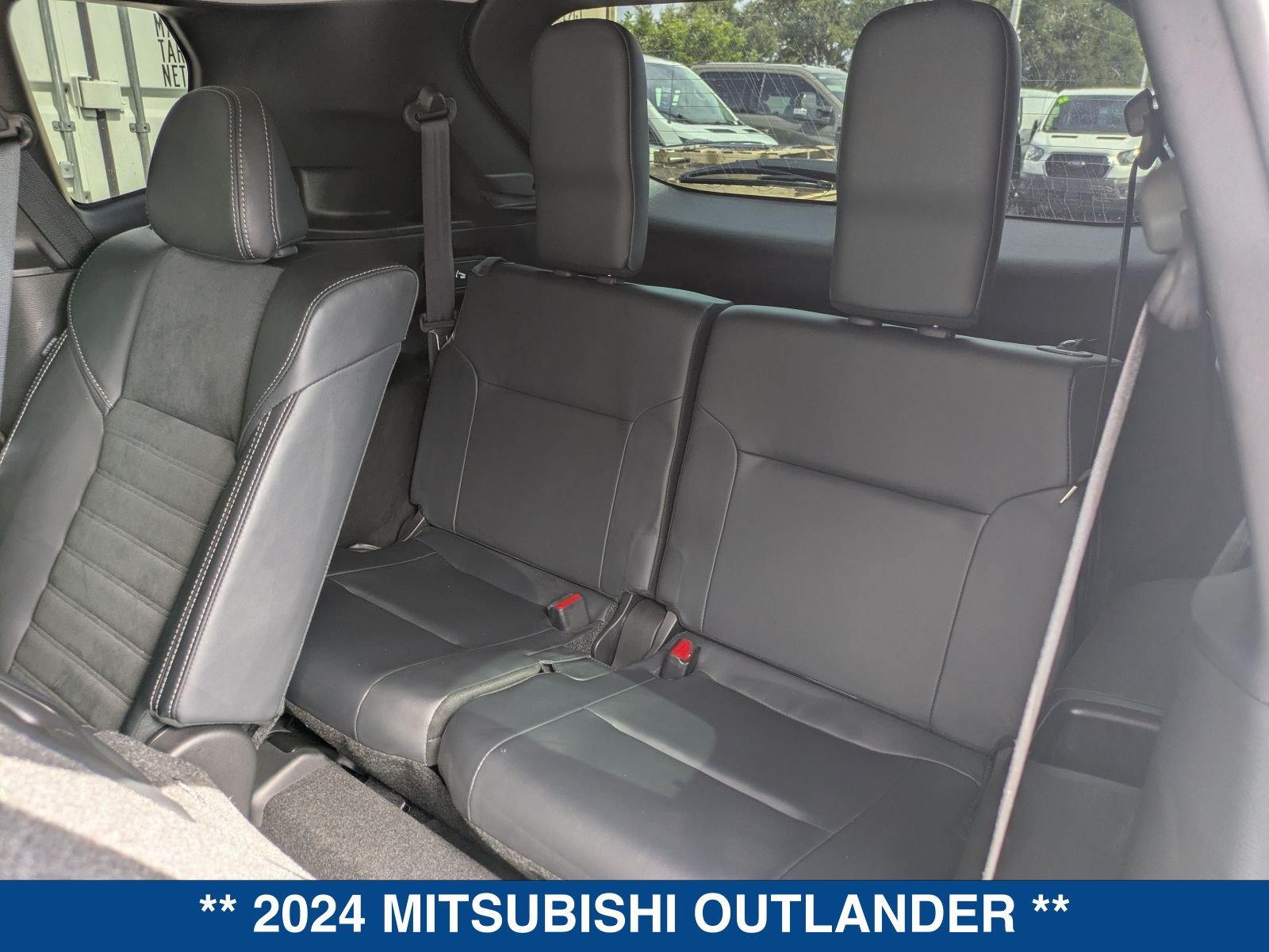 Used 2024 Mitsubishi Outlander SE FWD image 16