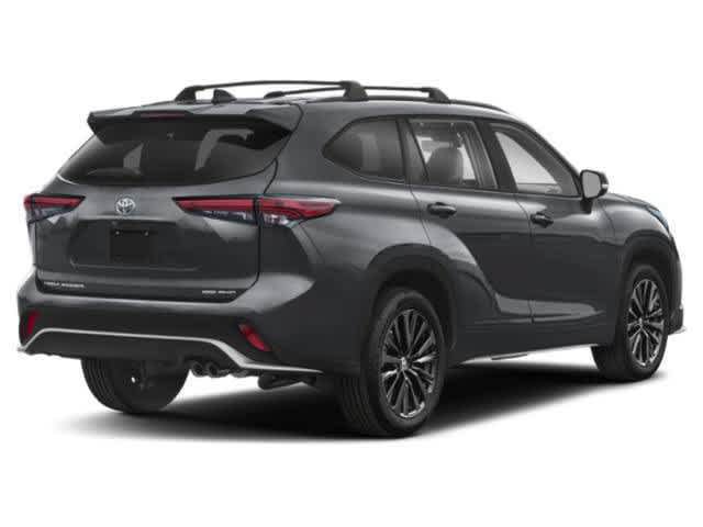 Used 2024 Toyota Highlander XSE FWD image 2