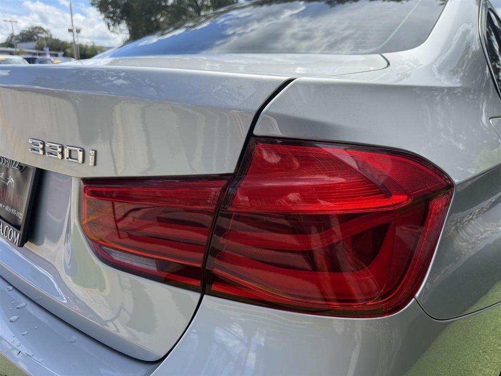 Used 2017 BMW 330i Sedan RWD image 12