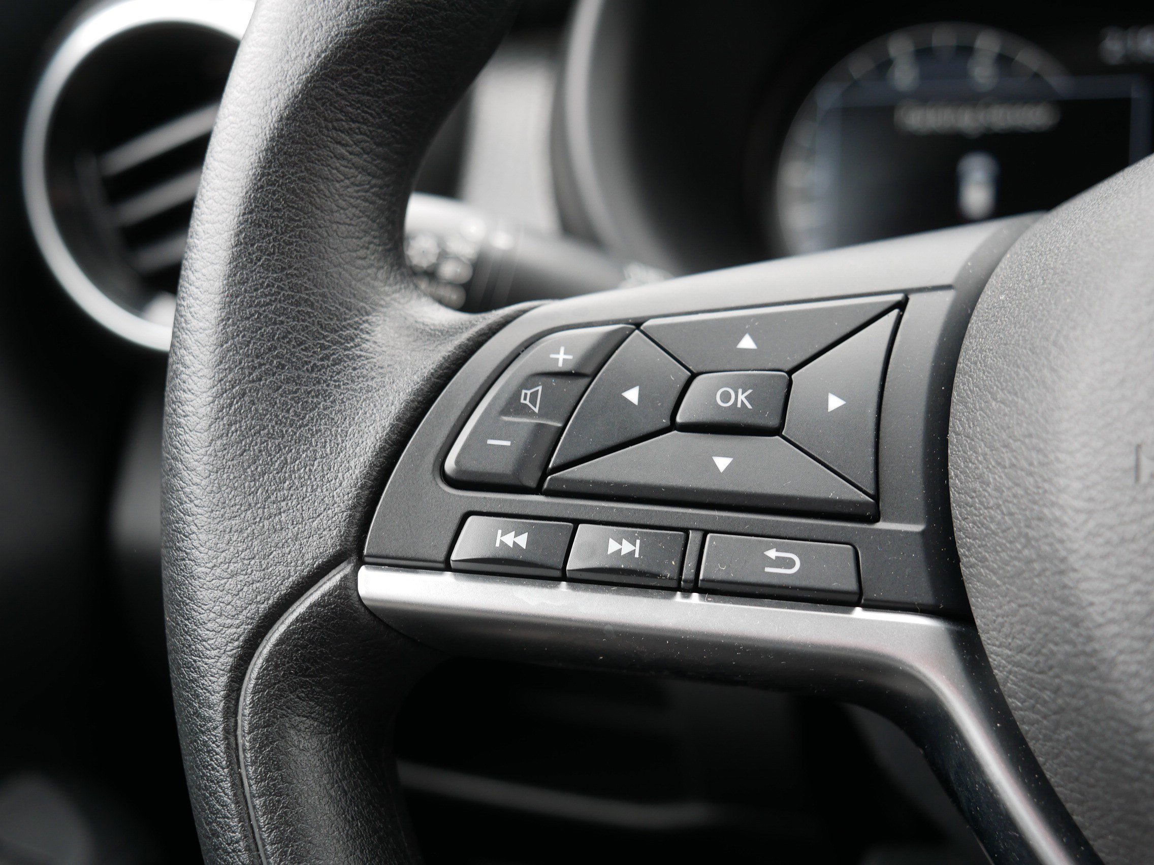 Certified 2023 Nissan Kicks SV image 28