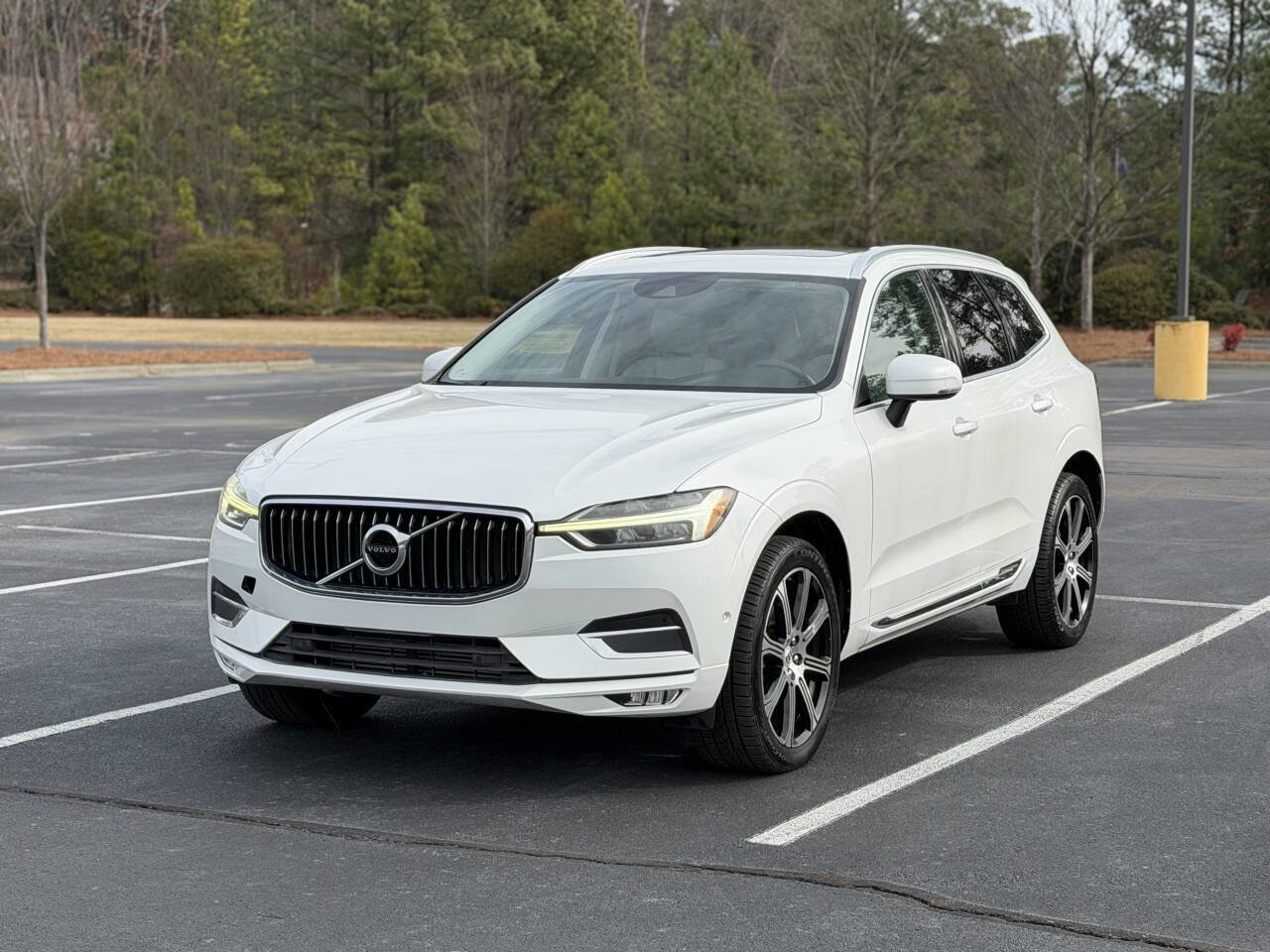 Used 2019 Volvo XC60 T5 Inscription w/ Protection Package image 3