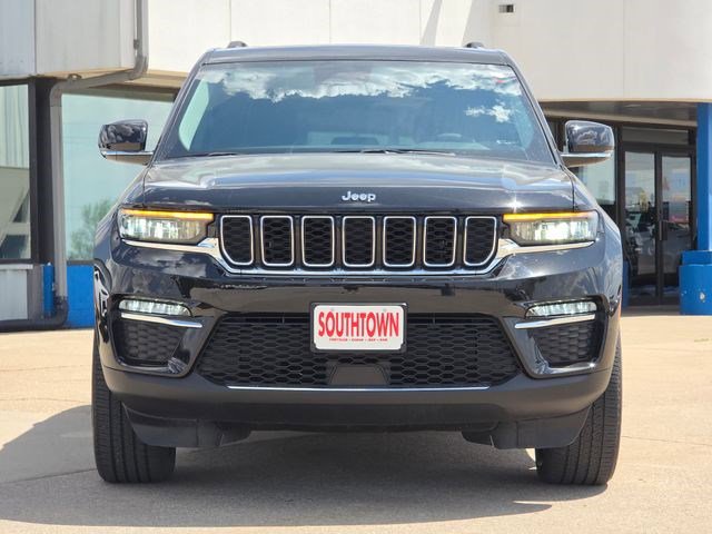 Certified 2023 Jeep Grand Cherokee Limited w/ Trailer Tow Prep Group (B) AWD/4WD video 2