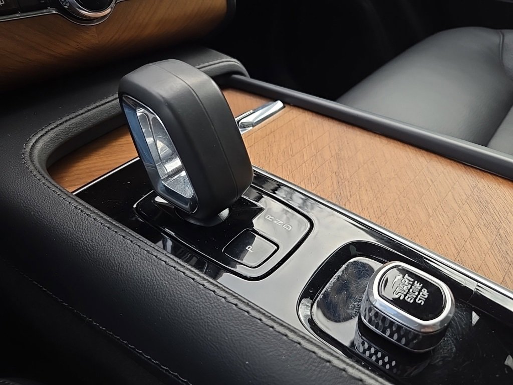 Certified 2023 Volvo XC90 B6 Plus w/ Protection Package Premier image 25