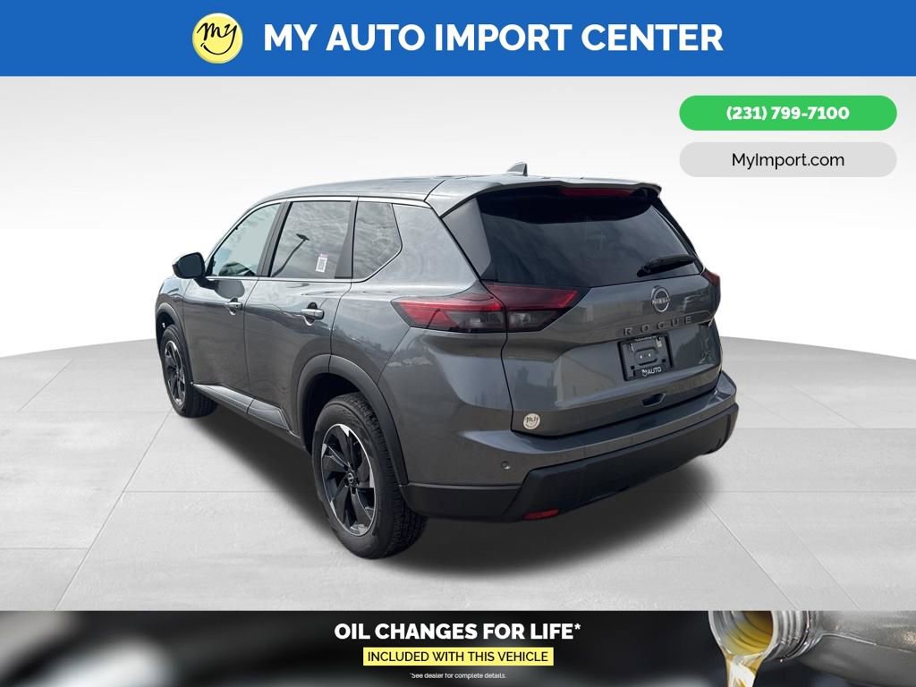 Used 2025 Nissan Rogue SV image 5
